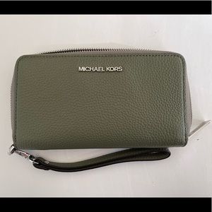 Michael Kors Jet Set Travel Large Flat Phone Case Wallet